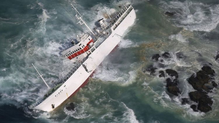 Kapal Daihachi Fukuei Maru Terdampar di Pulau Kozushima pada Senin, 4 Maret 2024 (Kyodo)
