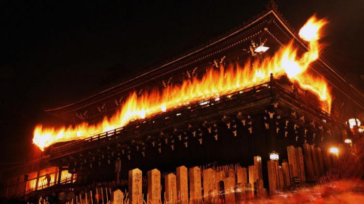 Heboh! Kobaran Api di Kuil Todai-ji, Apa yang Sebenarnya Terjadi di Sana?