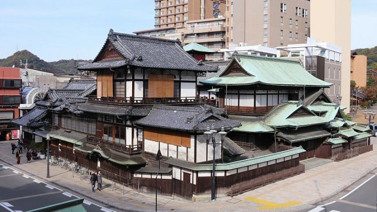 Dogo Onsen di Matsuyama (Japan Guide). Dogo Onsen di Matsuyama (Japan Guide).