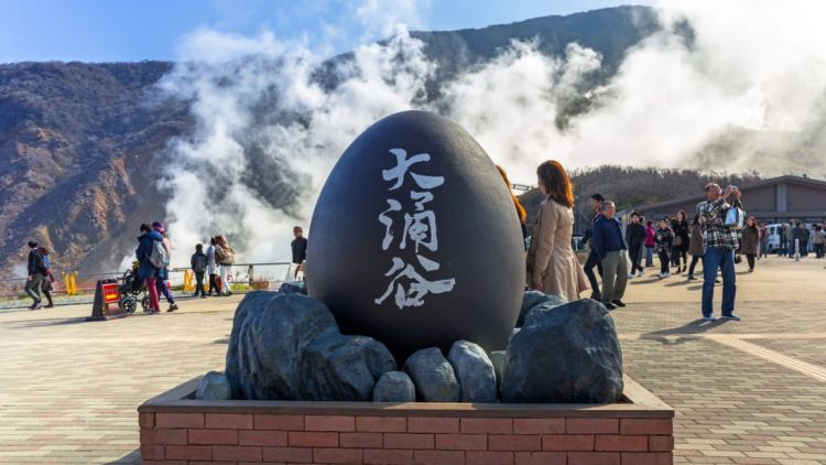 Black Eggs dari Hakone (Tokyo Weekender).