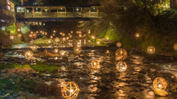 Suasana yang disuguhkan di Kurokawa Onsen (GaijinPot Travel). Suasana yang disuguhkan di Kurokawa Onsen (GaijinPot Travel).