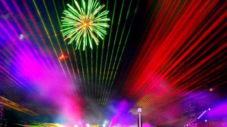 Kembang api pada Festival Pembukaan Pelabuhan Yokohama pada tahun 2022 (Japanistry). Kembang api pada Festival Pembukaan Pelabuhan Yokohama pada tahun 2022 (Japanistry).