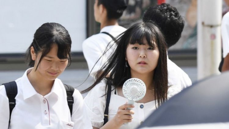 Ilustrasi. Kipas portable bisa membantumu meredakan rasa panas (Kyodo News). Ilustrasi. Kipas portable bisa membantumu meredakan rasa panas (Kyodo News).