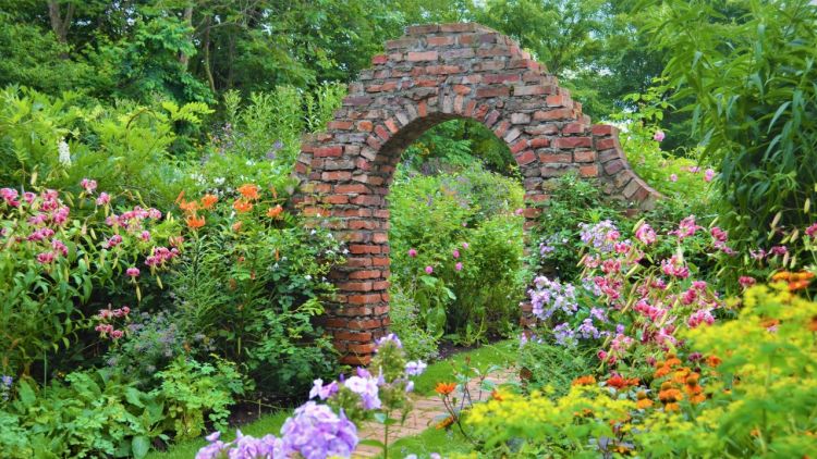 Ueno Farm dipenuhi oleh berbagai bunga dari musim semi hingga gugur (Visit Hokkaido)