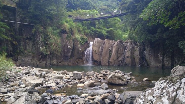 Air terjun Todoroki di kota Amakusa (Mainichi).