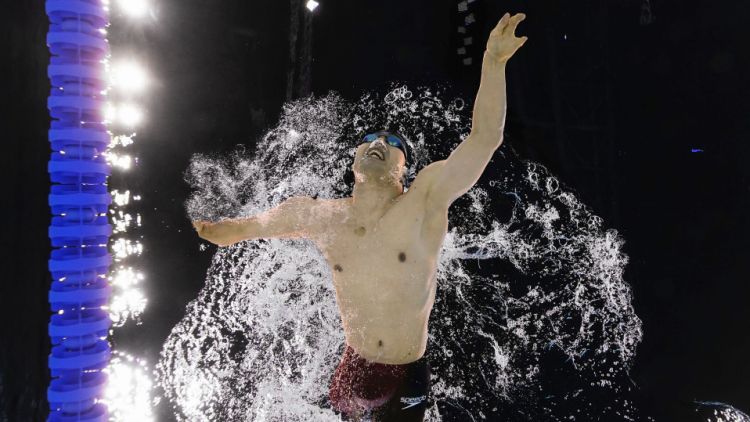 Takayuki Suzuki, peraih medali emas pertama Jepang di Paralimpiade Paris 2024.