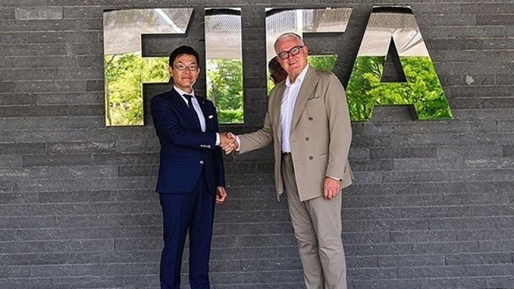 Kolaborasi KONAMI dan FIFA. Kolaborasi KONAMI dan FIFA.
