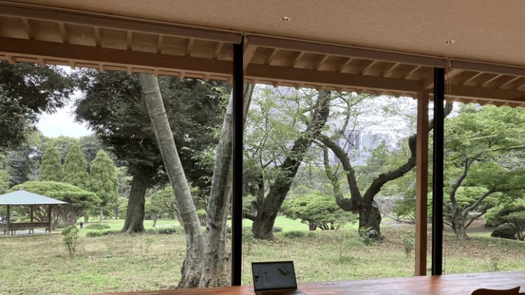 Coworking Space di Taman Shinjuku Gyoen (Nikkei Asia)