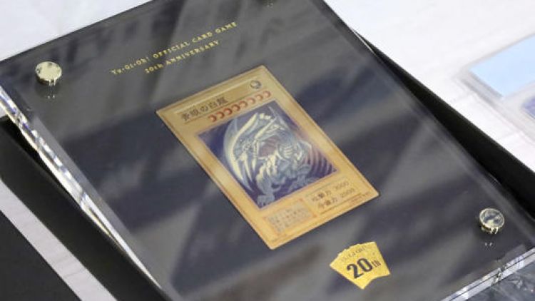 Kartu Blue-Eyes White Dragon palsu Kartu Blue-Eyes White Dragon palsu