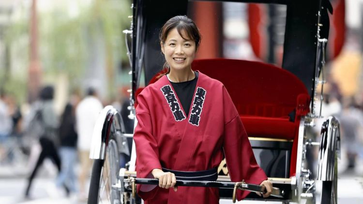 Gadis-gadis penarik becakdi Asakusa jadi sorotan netizen