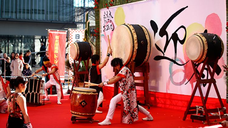 Pertunjukan Taiko di Roppongi Hills New Year 2025 Pertunjukan Taiko di Roppongi Hills New Year 2025