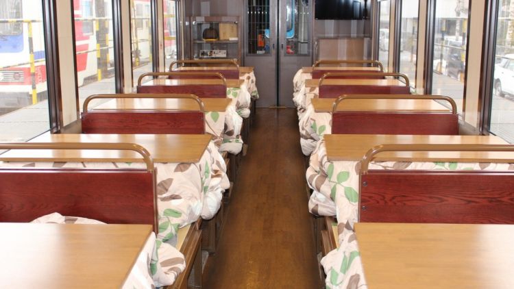 Bagian dalam Kotatsu Ressha