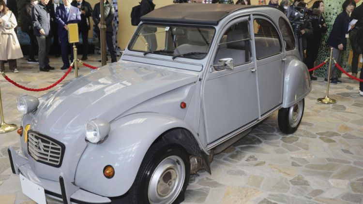 Mobil kesayangan Hayao Miyazaki yang dipamerkan di Ghibli Park