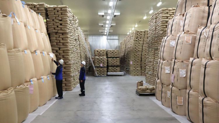 Jepang Jual 210.000 Ton Cadangan Beras Negara di Tengah Lonjakan Harga Jepang Jual 210.000 Ton Cadangan Beras Negara di Tengah Lonjakan Harga