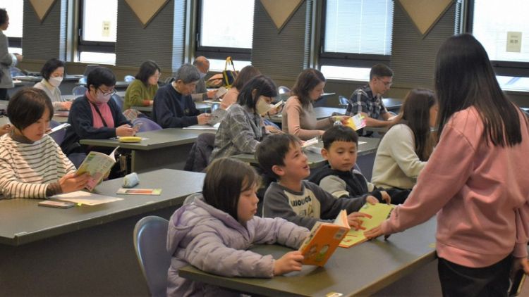 Klub Buku di Fukuoka Ini Bantu Orang Asing Belajar Bahasa Jepang