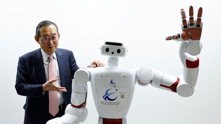 Robot AI digadang akan menjadi perawat lansia di Jepang.