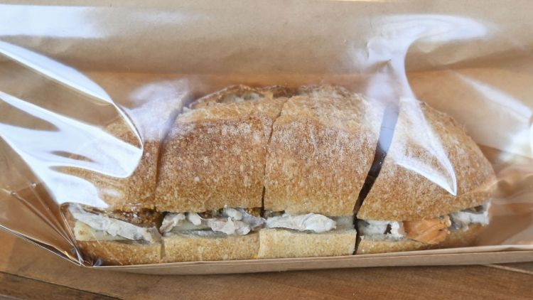 Sandwich funazushi dengan isian keju