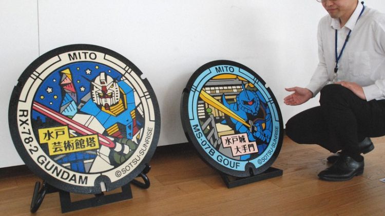 Tutup Lubang Drainase Bertema Gundam Disumbangkan untuk Revitalisasi Regional