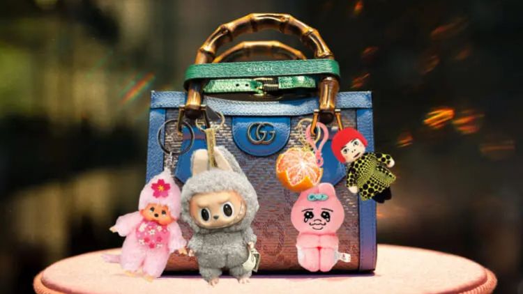 Bag charms lucu dan unik di Tokyo.