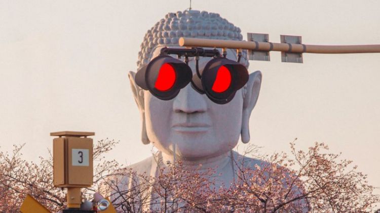 Patung Buddha tampak mengenakan kacamata hitam di Kota Konan, Prefektur Aichi Patung Buddha tampak mengenakan kacamata hitam di Kota Konan, Prefektur Aichi