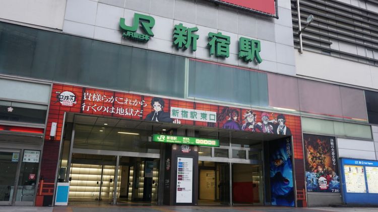 Kimetsu Gate di Stasiun JR Shinjuku