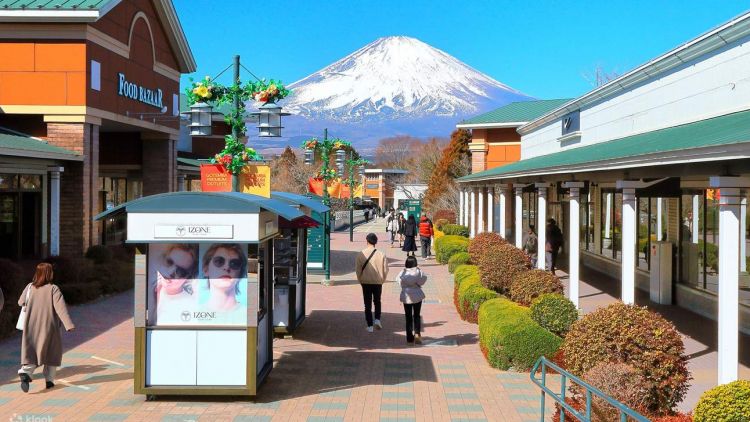 Cara Baru Lihat Gunung Fuji: Naik Kereta Eksklusif Khusus Turis 