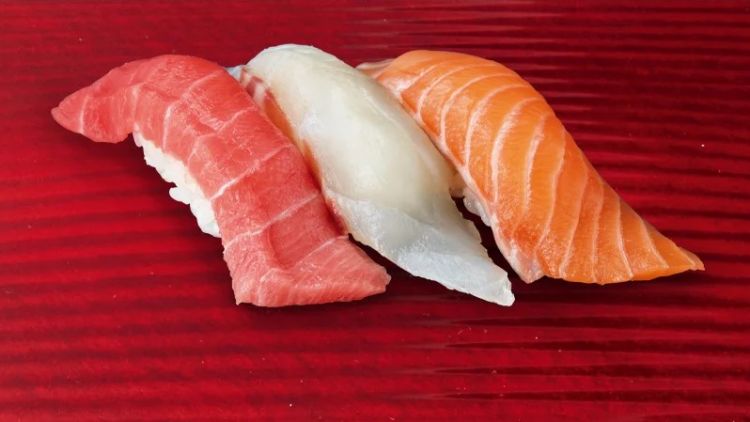 Wajib Coba! Hidden Gem Sushi Bar Premium yang Ada Di Stasiun Tokyo