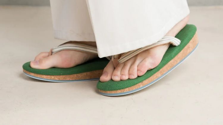 Bukan untuk Diminum Namun Matcha Ini Jadi Sandal