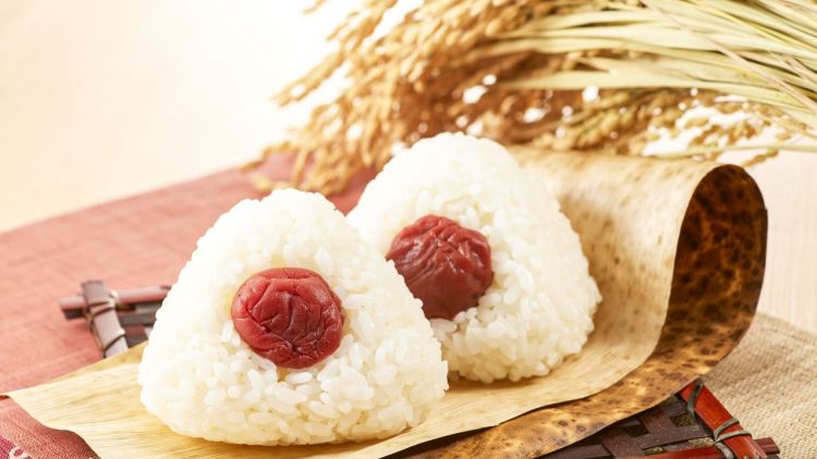 Inspirasi Hidangan Jepang Berbahan Umeboshi yang Wajib Dicoba