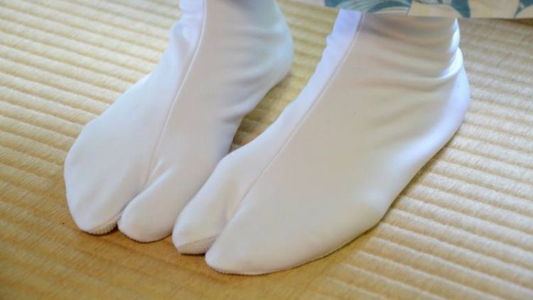 Tabi, Kaus Kaki Tradisional Jepang yang Praktis dan Elegan 