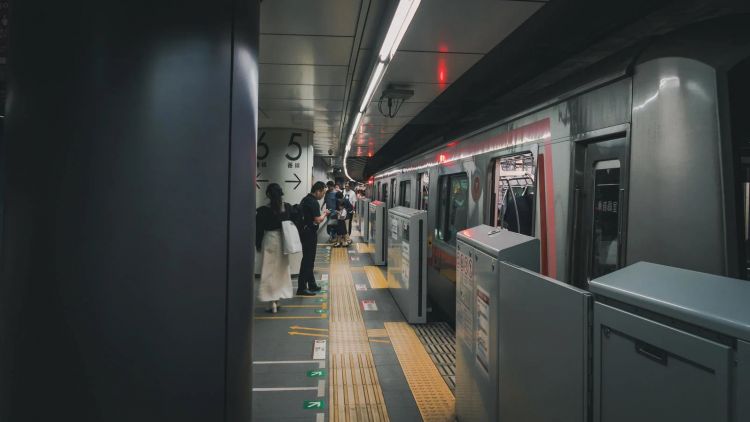 Penumpang Tunanetra Ungkap Posisi Berdiri Paling Aman di Kereta Jepang