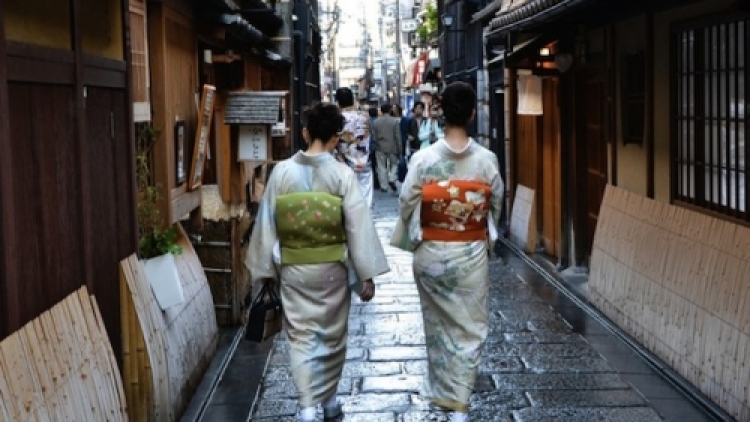 3a omotenashi-kimono-experience-japan-try-tradition-clothes-1