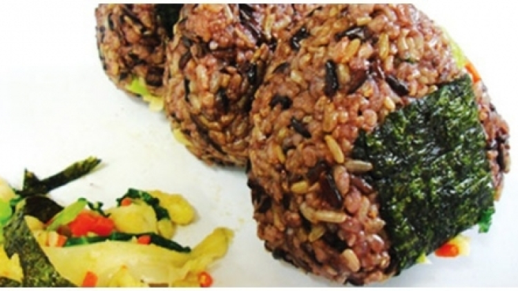 40065-black-onigiri-111007