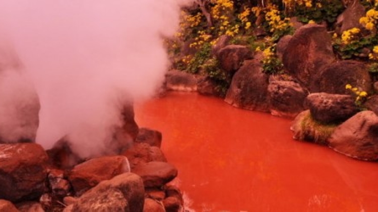 5a kolam-darah-di-neraka-beppu-yang-menyimpan-khasiat-sehat