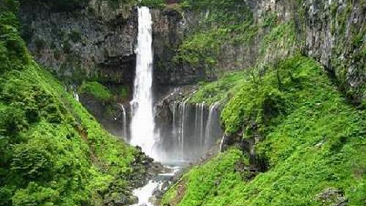 Air Terjun Kegon, Tempat Bunuh Diri Paling Indah di Jepang (1) Air Terjun Kegon, Tempat Bunuh Diri Paling Indah di Jepang (1)