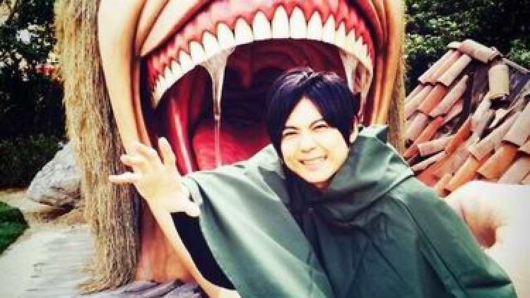 Aktor pengisi suara Eren mengunjungi wahana Attack on Titan di Universal Studios Japan (2)