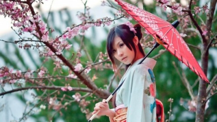 Cute-Umbrella-Girl-600x375