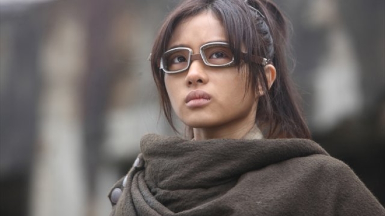 Foto-foto dari serial live-action Attack on Titan telah terungkap (1)
