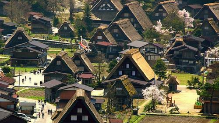 Gassho Zukuri, Atap Jerami dari Desa Shirakawa-go (1)