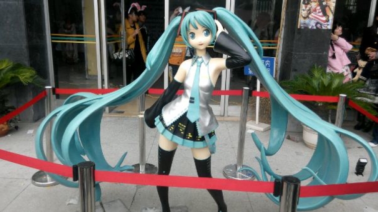 Hatsune Miku Statue Appears in China (1)