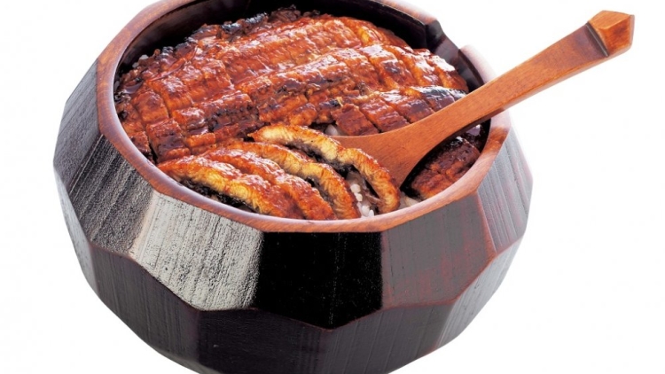 Hitsumabushi, belut panggang cincang yang disajikan di atas nasi Hitsumabushi, belut panggang cincang yang disajikan di atas nasi