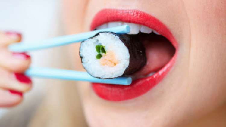 Makan Sushi Kurangi Risiko Mata Kering