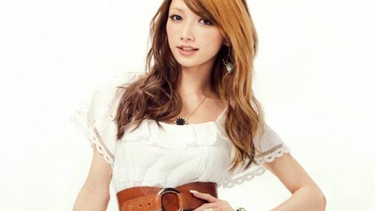 Maki Goto mengandung anak pertamanya