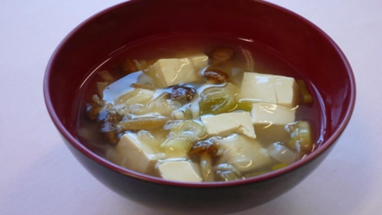 Nameko & miso soup, spageti dimasak dengan sup miso yang gurih