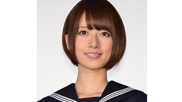 Nanami Hashimoto (Nogizaka46) mengalami cedera pada pergelangan tangan kirinya