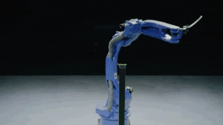 Ngeri! Kini robot-robot sudah bisa mengayunkan pedang katana!