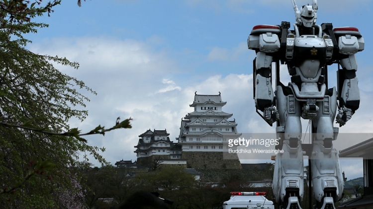 Patlabor berdiri menjaga Istana Himeji di Jepang! (1) Patlabor berdiri menjaga Istana Himeji di Jepang! (1)