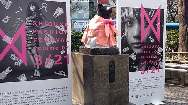 Patung Anjing Hachiko Jepang pun Ikut Berdandan Menyambut Fashion Show