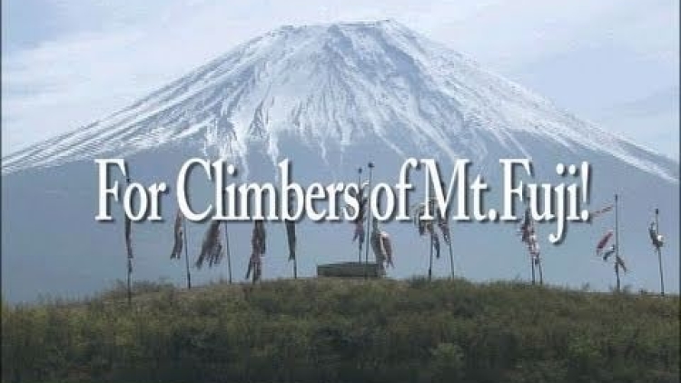 Pejabat Jepang Para pendaki Gunung Fuji harus mengenakan helm