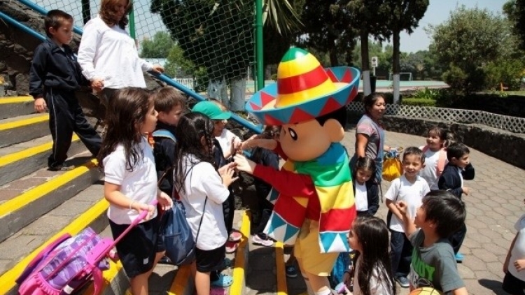 Pemutaran film 'Crayon Shin-chan' diadakan di sekolah di Meksiko (2)